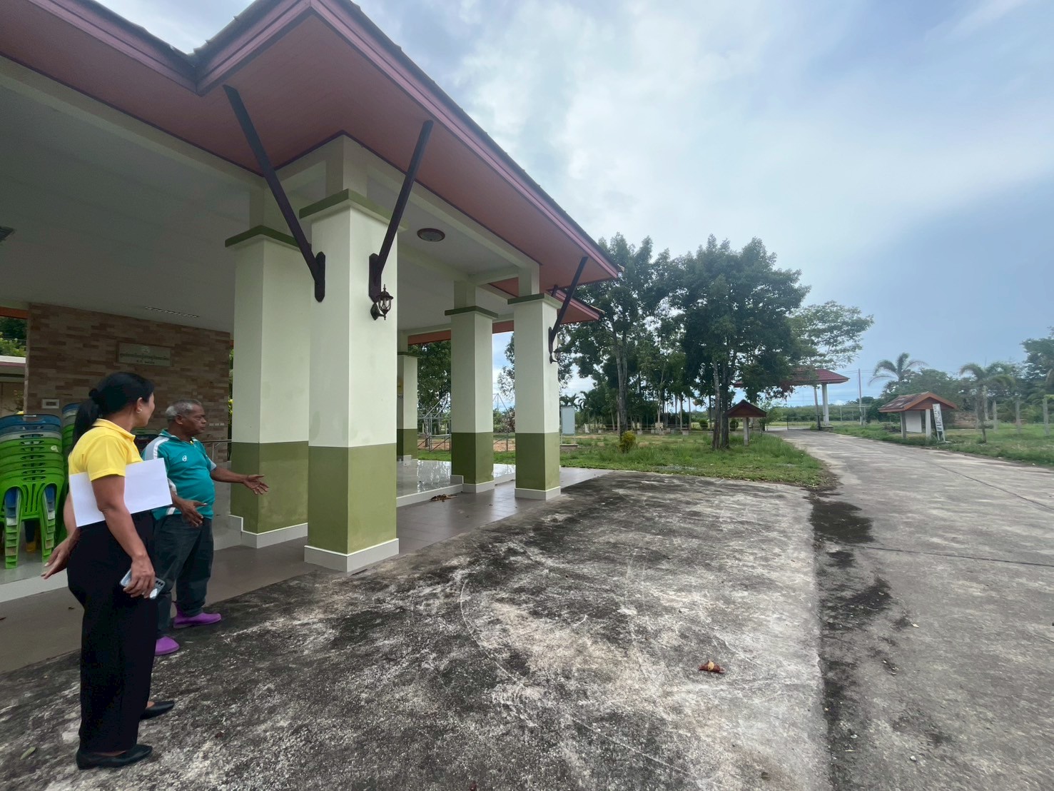  พช.รัตภูมิ ลงพื้นที่ติดตามการดำเนินงาน การพัฒนาศักยภาพโรงเรียนเศรษฐกิจพอเพียงบ้านหนองเสาธง 