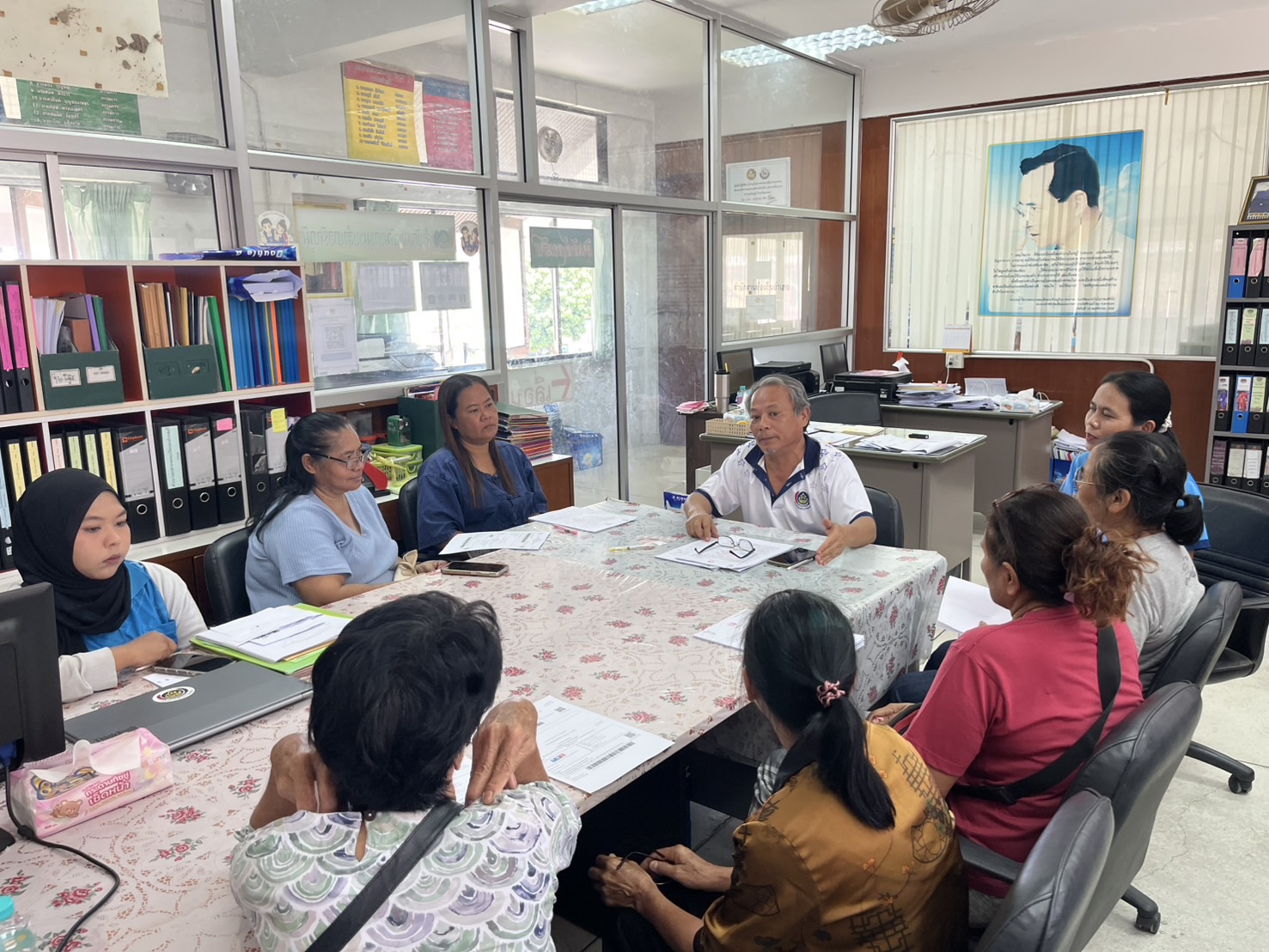 พช.รัตภูมิ ดำเนินการทำสัญญากู้ยืมเงินโครงการขอรับการสนับสนุนเงินกองทุนพัฒนาบทบาทสตรี ครั้งที่ 4/2568 หนุนกลุ่มสตรีสร้างอาชีพ เสริมรายได้ชุมชน 