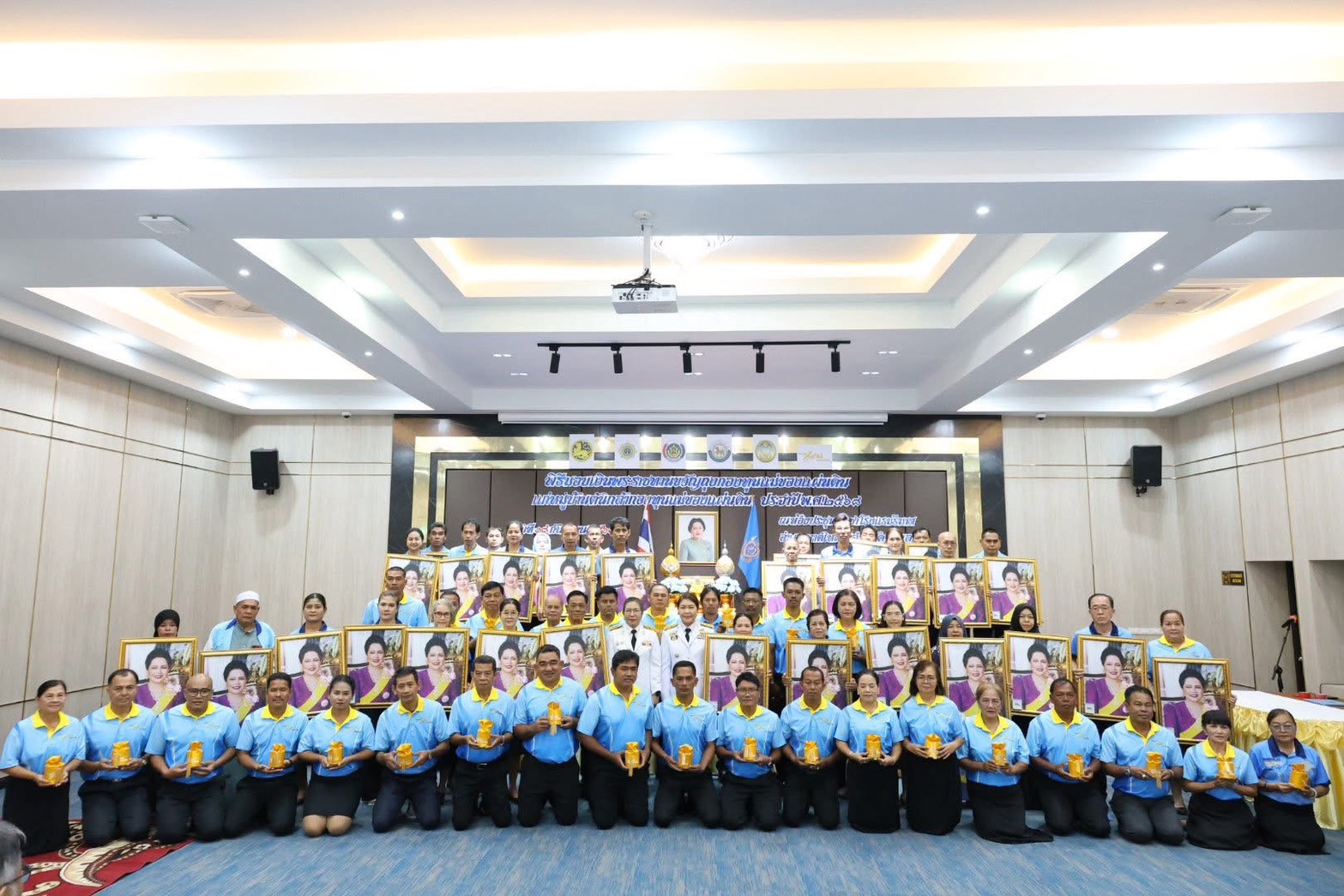 พช.รัตภูมิ ร่วมพิธีมอบเงินพระราชทานขวัญถุงกองทุนแม่ของแผ่นดิน ประจำปี 2568