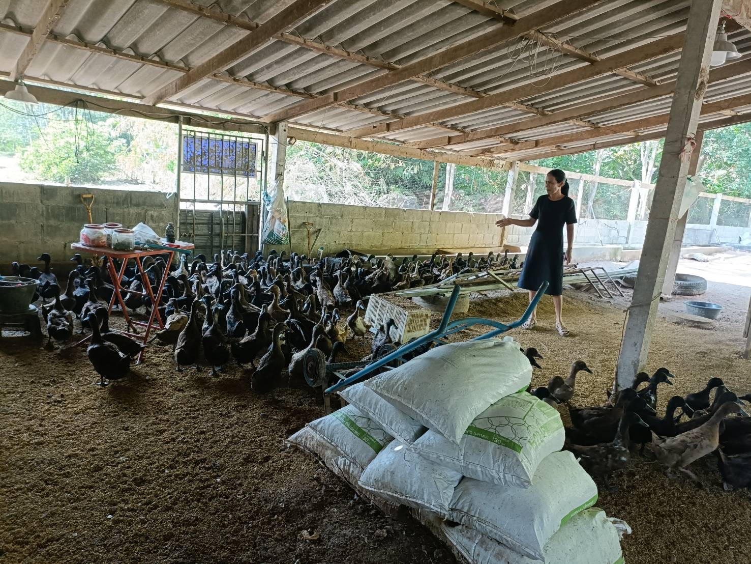 สพอ.รัตภูมิ ลงพื้นที่ติดตามและเยี่ยมเยียน กลุ่มสตรีหลังน้ำลด