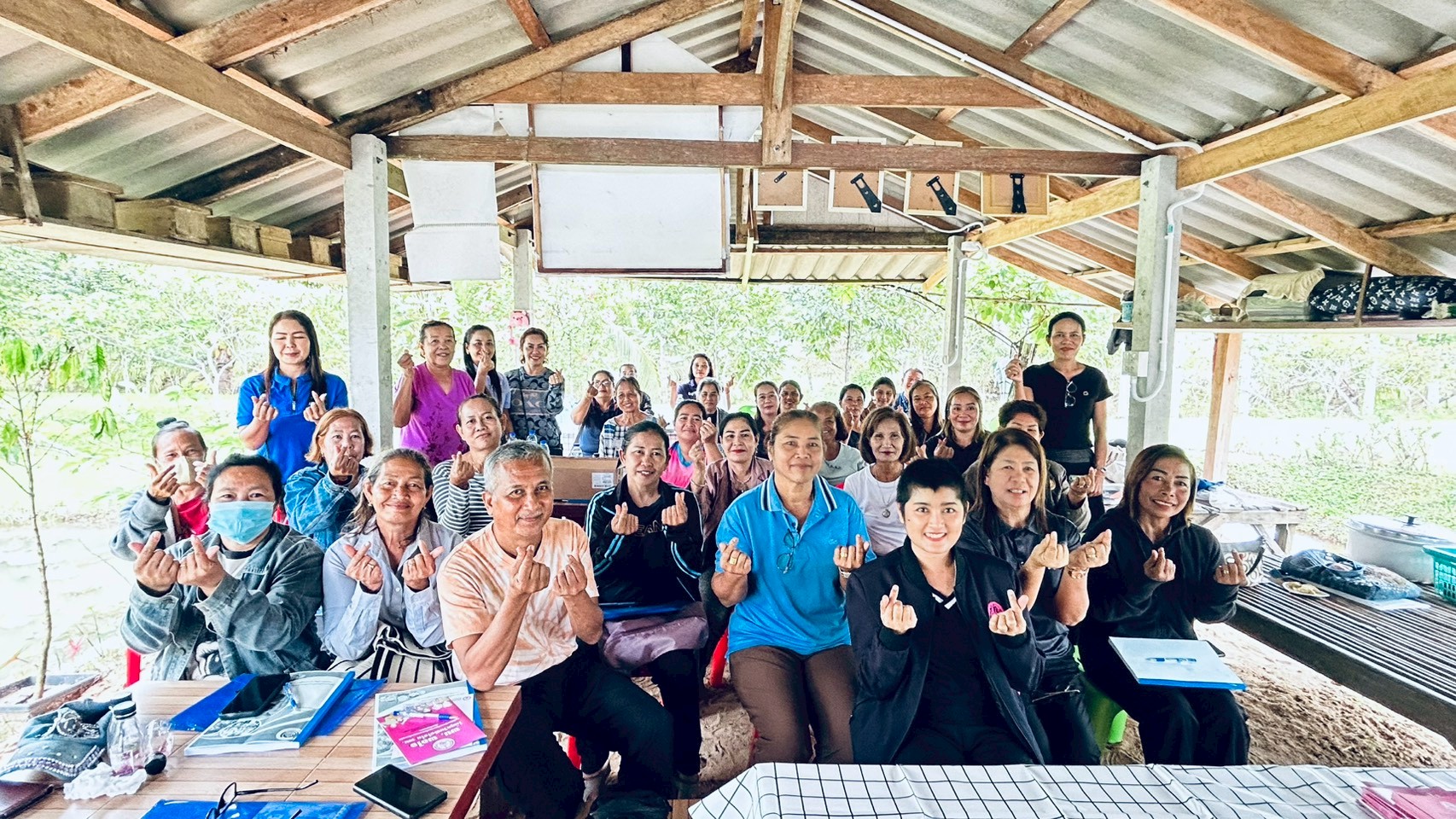 สพอ.รัตภูมิ ดำเนินโครงการสร้างสัมมาชีพชุมชน สำหรับครัวเรือนที่ได้รับผลกระทบด้านอาชีพและรายได้ แต่มีศักยภาพและสามารถพัฒนาได้