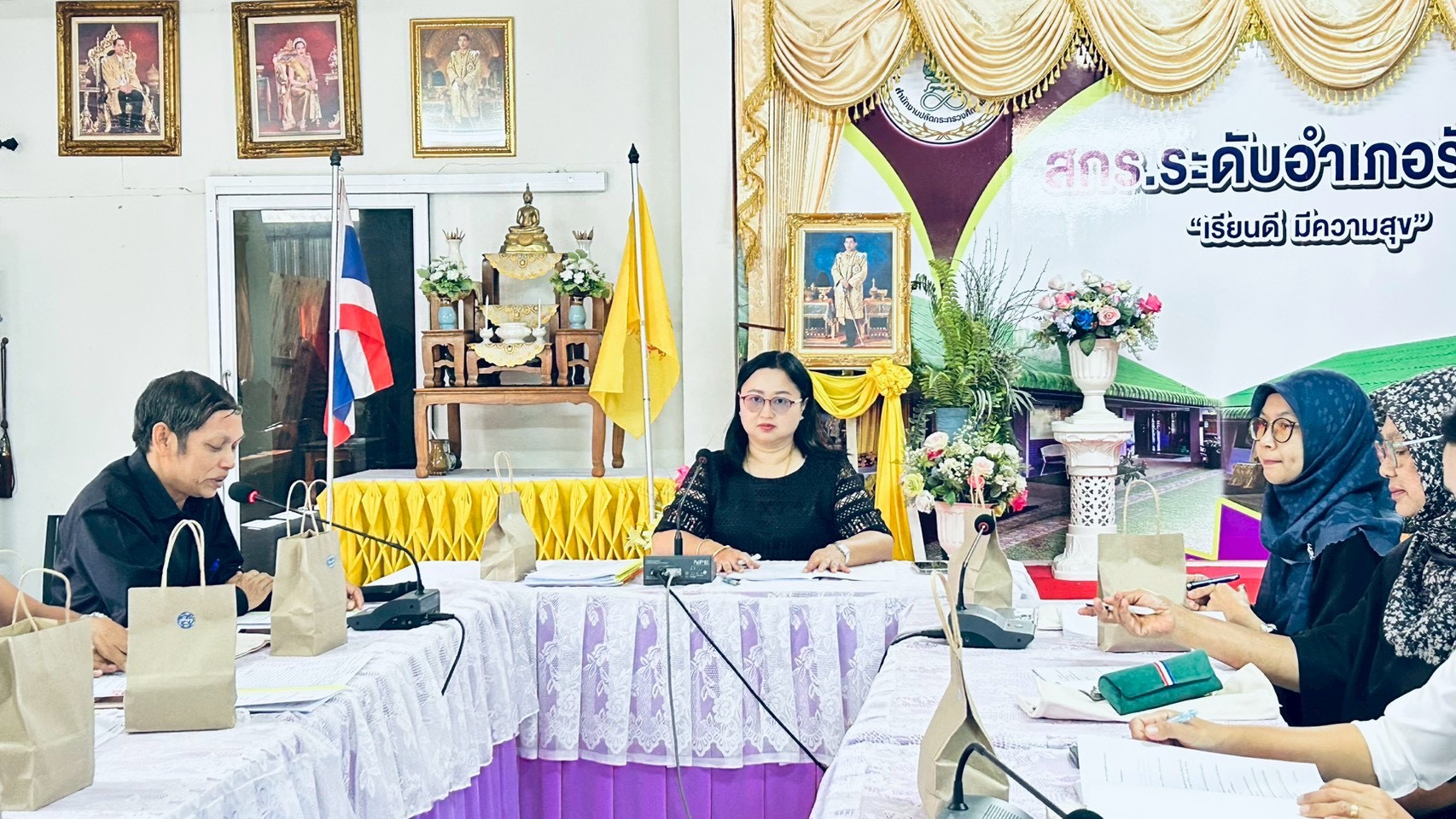 สพอ.รัตภูมิ ดำเนินการจัดประชุม คณะอนุกรรมการกลั่นกรองและติดตามการดำเนินงานกองทุนพัฒนาบทบาทสตรีอำเภอรัตภูมิ ครั้งที่ 1 / 2569