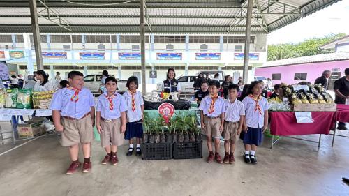 สำนักงานพัฒนาชุมชนอำเภอรัตภูมิ ร่วมขับเคลื่อนกิจกรรม “เพื่อการให้และการแบ่งปัน (GIVE & SHARE)” โดยบูรณาการความร่วมมือจากภาคีเครือข่ายในพื้นที่ ร่วมส่งเสริมและพัฒนาชุมชนผ่านกิจกรรม “ภาคีทำให้”